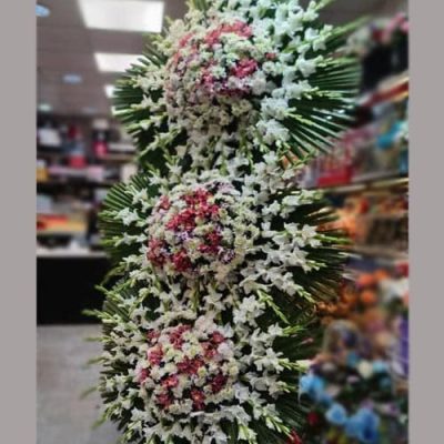 کد 35- مدل تسلیت سه‌طبقه با ترکیب گل‌های سفید و صورتی
